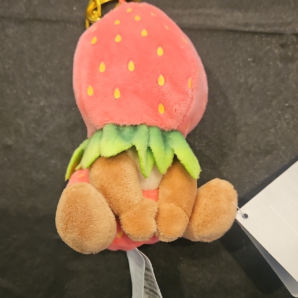 Disney Store Japan "Strawberry Collection" Chip plush keychain - Picture 3 of 6
